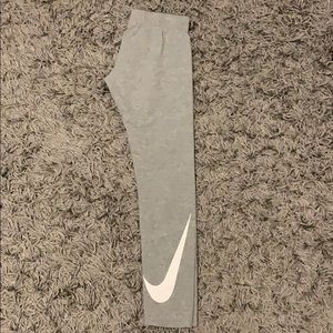 4/25 Girls Nike Leggings!